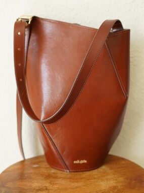ALDARI SHOULDER BAG - MAHOGANY